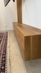 TV Skrinka s lamelami